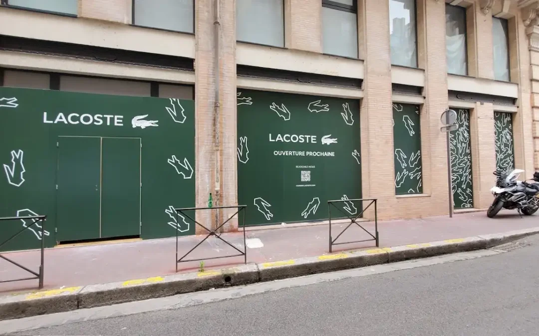 Palissade de chantier pour le magasin Lacoste à Toulouse