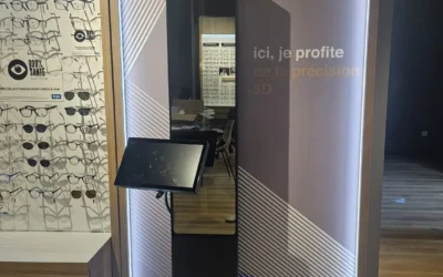 Habillage publicitaire de borne interactive à Toulouse.