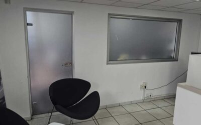 Film solaire anti-chaleur à Toulouse et film dépoli intérieur.